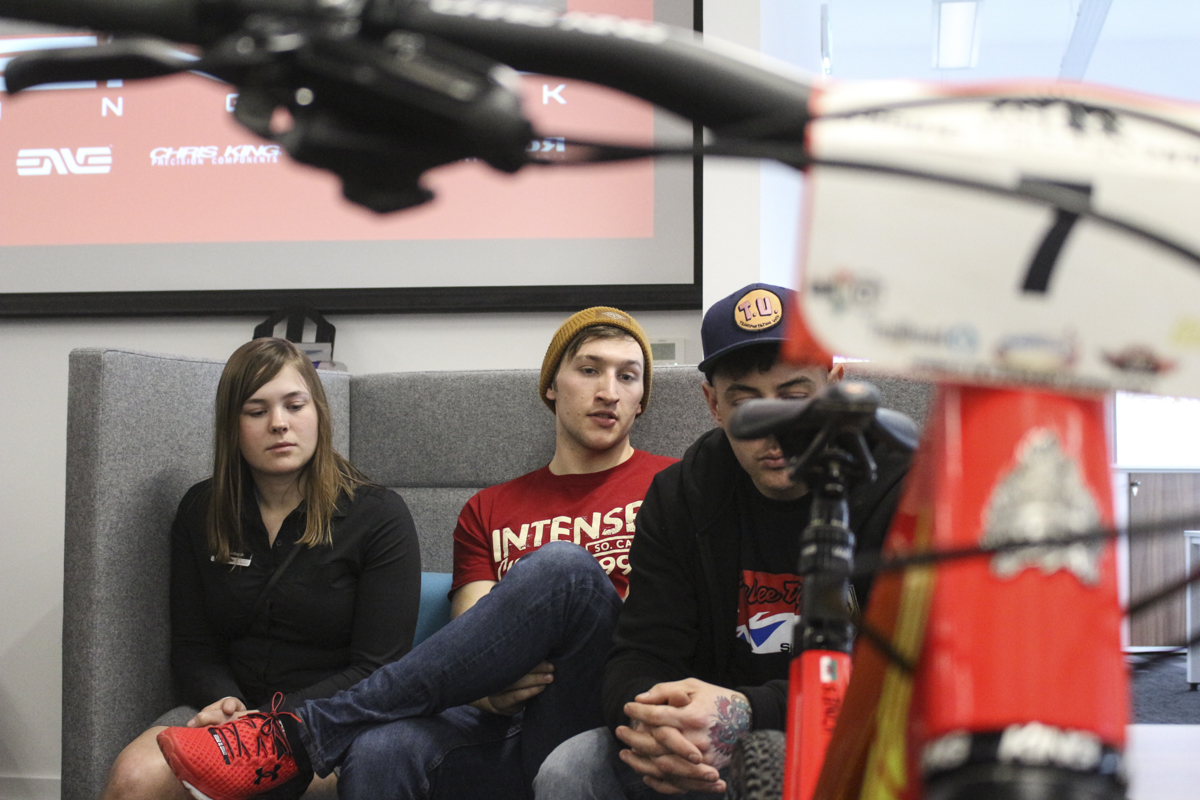 intense cycles saddleback uk team launch tracer m16 downhill enduro