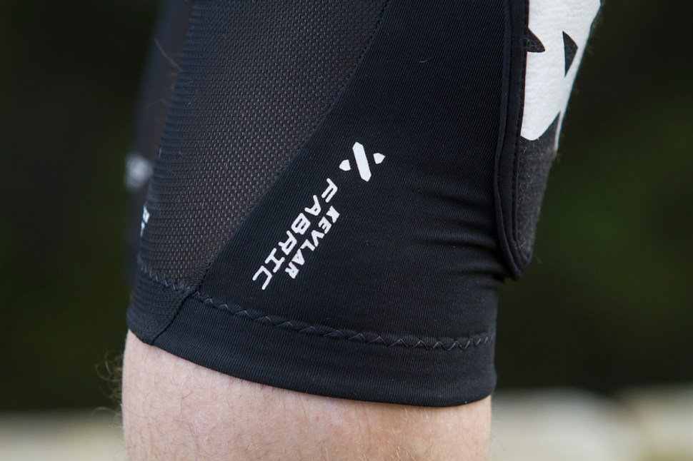 bluegrass eagle crossbill knee pad