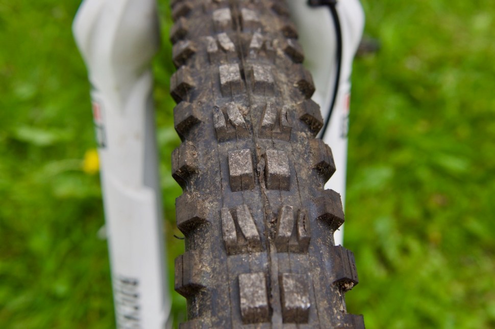 maxxis minion dhf 29in 29er downhill tyre tubeless