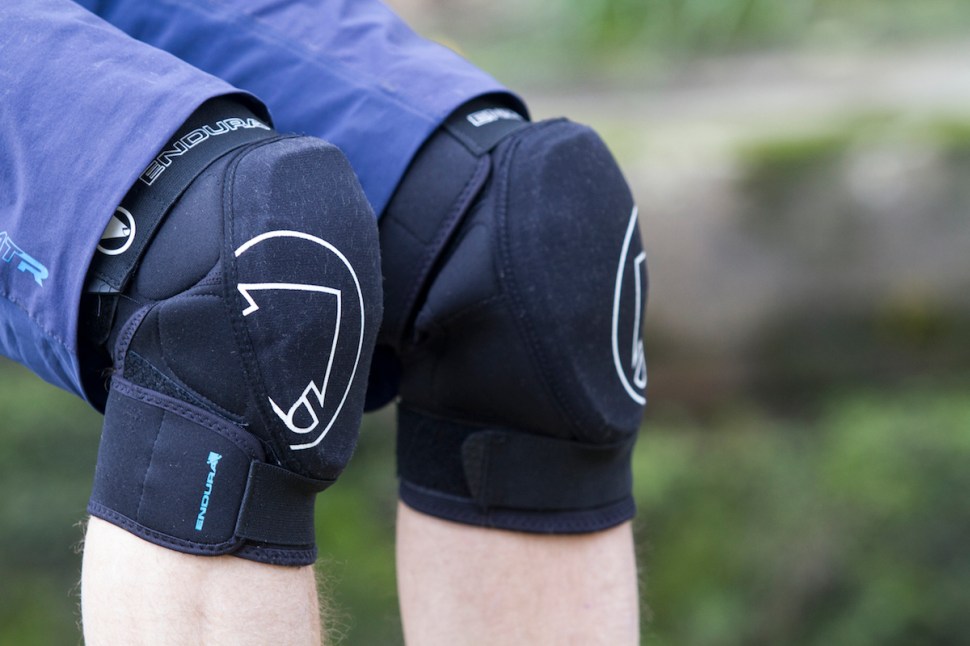 endura singletrack knee pads