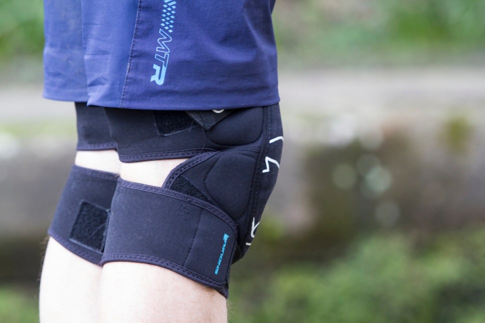 endura singletrack knee pads