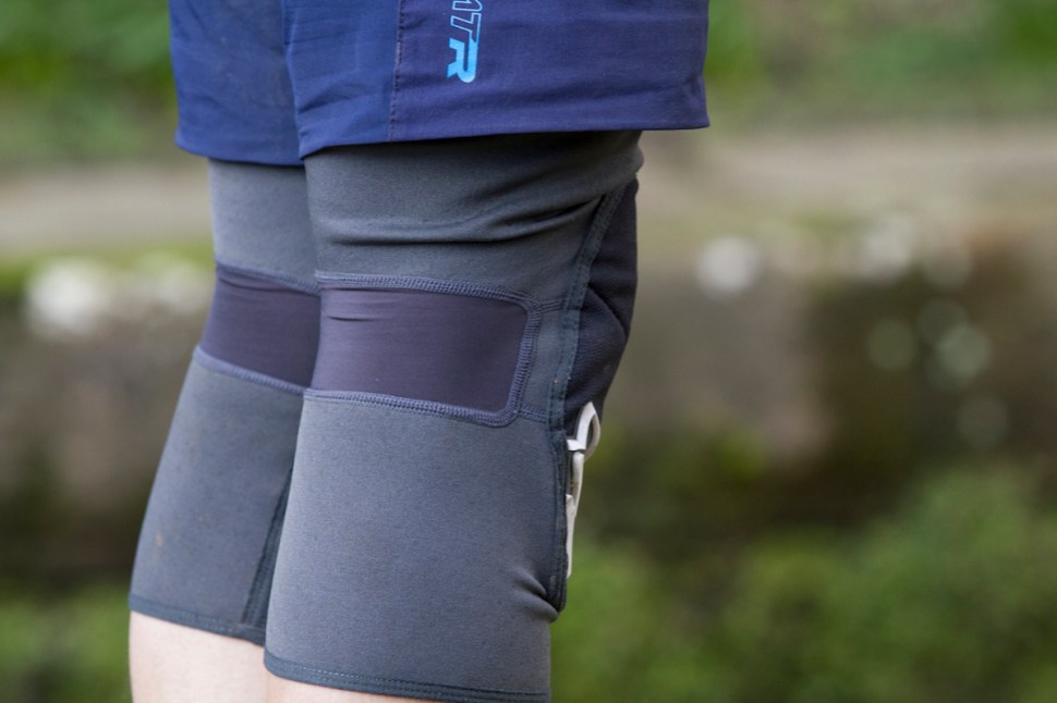 fox head launch enduro knee pads