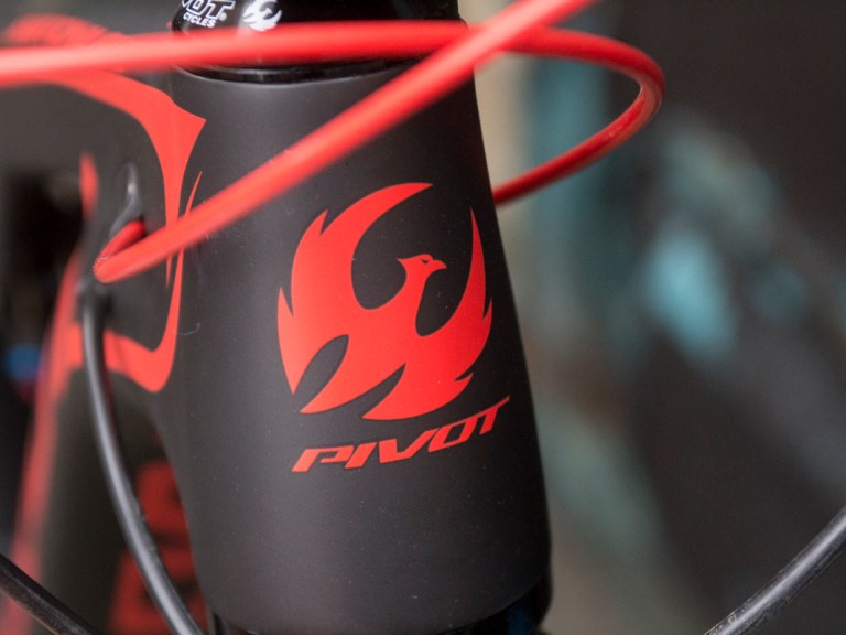 First Look: Pivot Switchblade