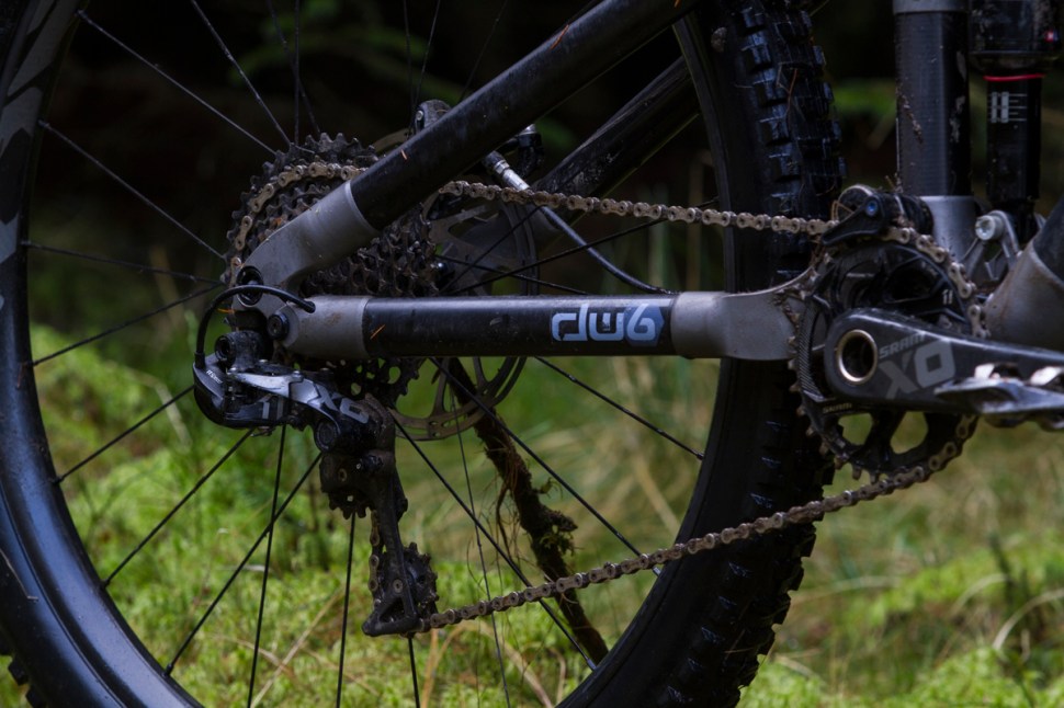 robot r160 titanium carbon fibre 3d printed gisburn wil alpinestars tld