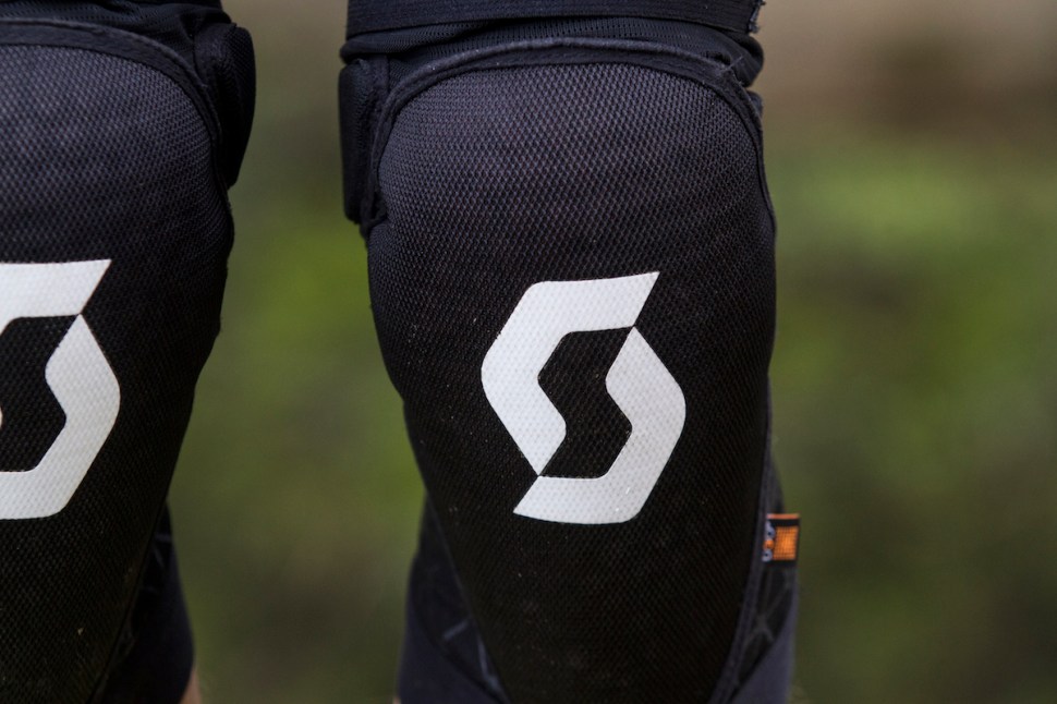scott soldier 2 knee pads issue 112