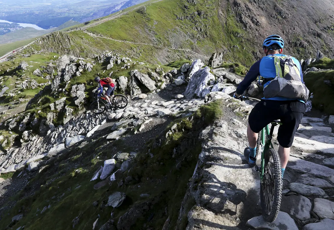 issue 114, snowdon, trail hunter