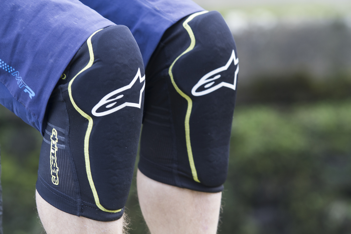 Review: Alpinestars Paragon Knee Pads – Winner Best Value