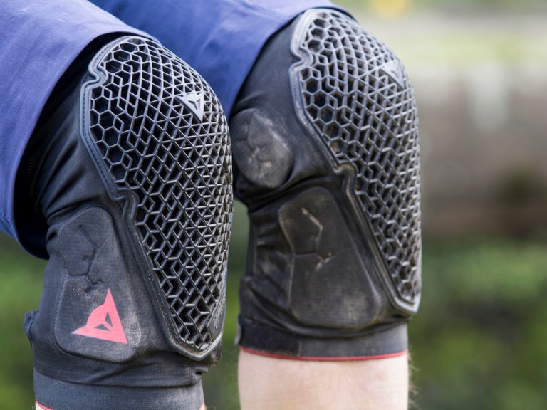 Review: Dainese Trail Skins 2 Knee Pads – Winner Most Breathable