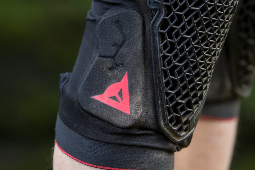 dainese trail skins 2 knee pads