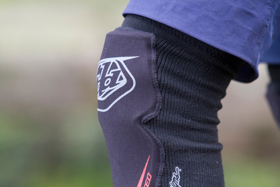 troy lee designs knee pads issue 112