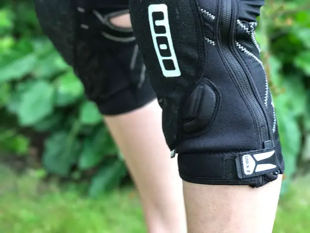 Ion K Lite Zip Knee Pad