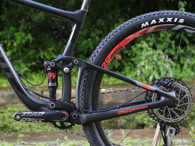 First Look: 2018 Giant Anthem Advanced Pro 29er 1