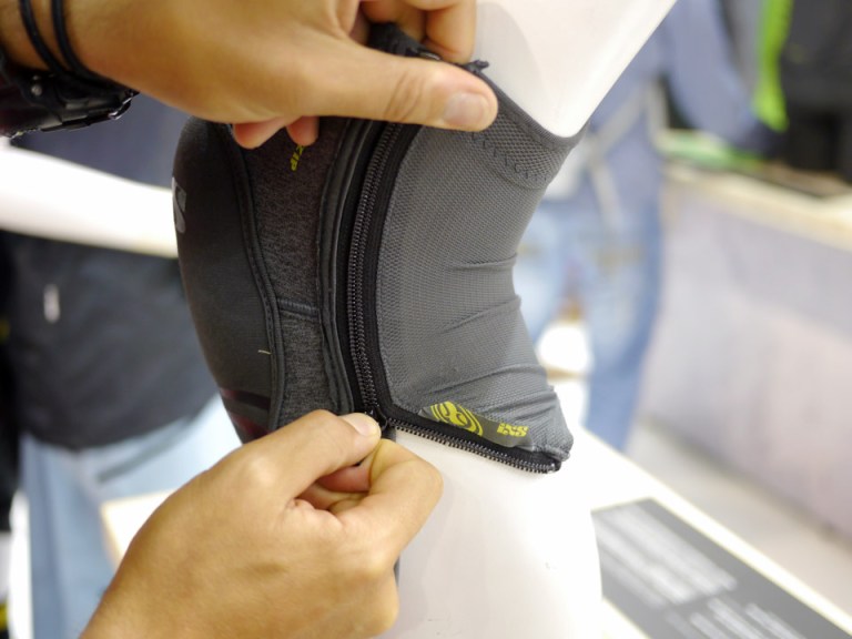 Eurobike 2017: IXS Incorporate Stretchable Zips Into Protection
