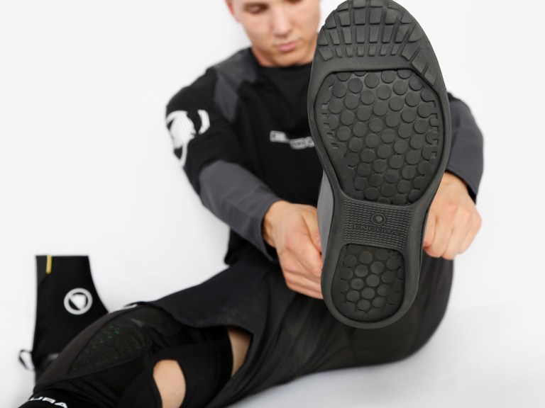 Endura Launches Flat Pedal Specific Waterproof Overshoes