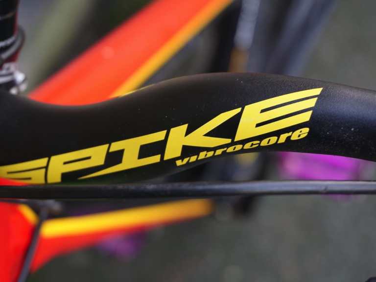 Review: This 800mm Wide Spank Vibrocore Handlebar Will Help To Smooth Your Ride
