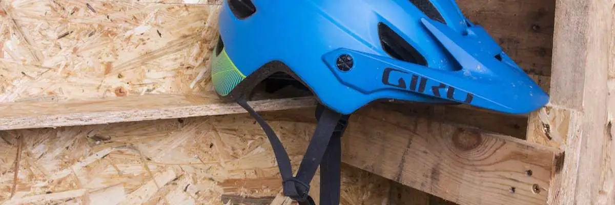 giro chronicle helmet mips