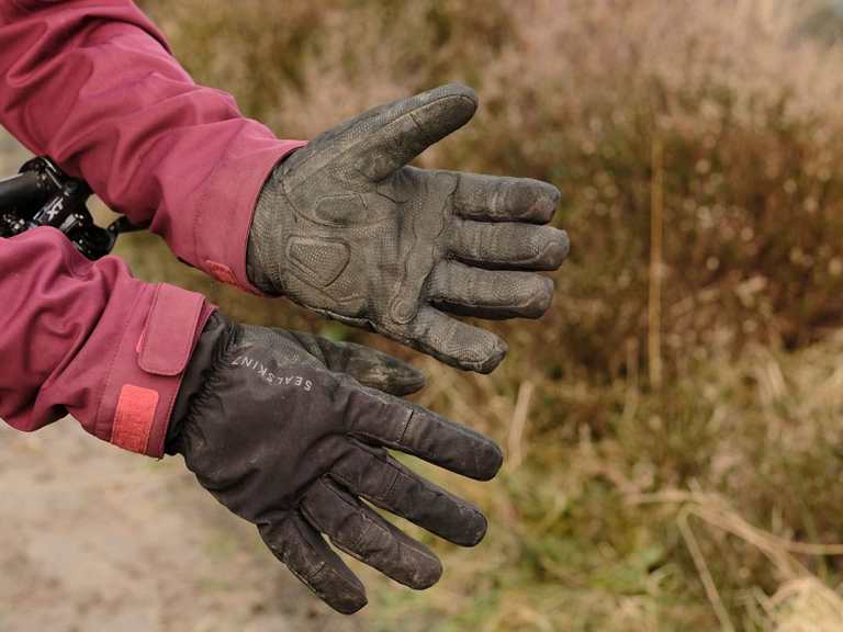 Review: The SealSkinz Highland May Just Be The Best Winter Gloves Going