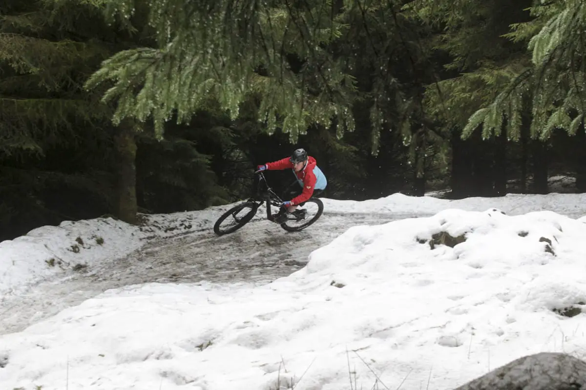 canyon spectral cf 8 review singletrack magazine in the snow