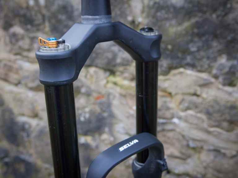 Review: Suspension tinkerers rejoice! The Formula Selva fork has all the bells & whistles