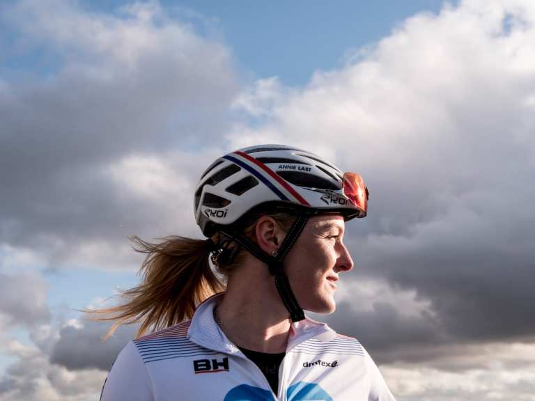 Annie Last Brings Home Commonwealth Gold! Plus, Evie Richards With Silver!