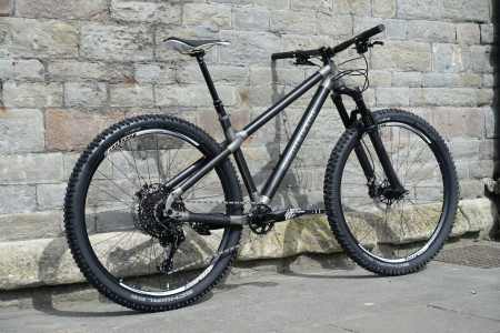 robot bike co r-zero hardtail uk made carbon titanium 3d printing