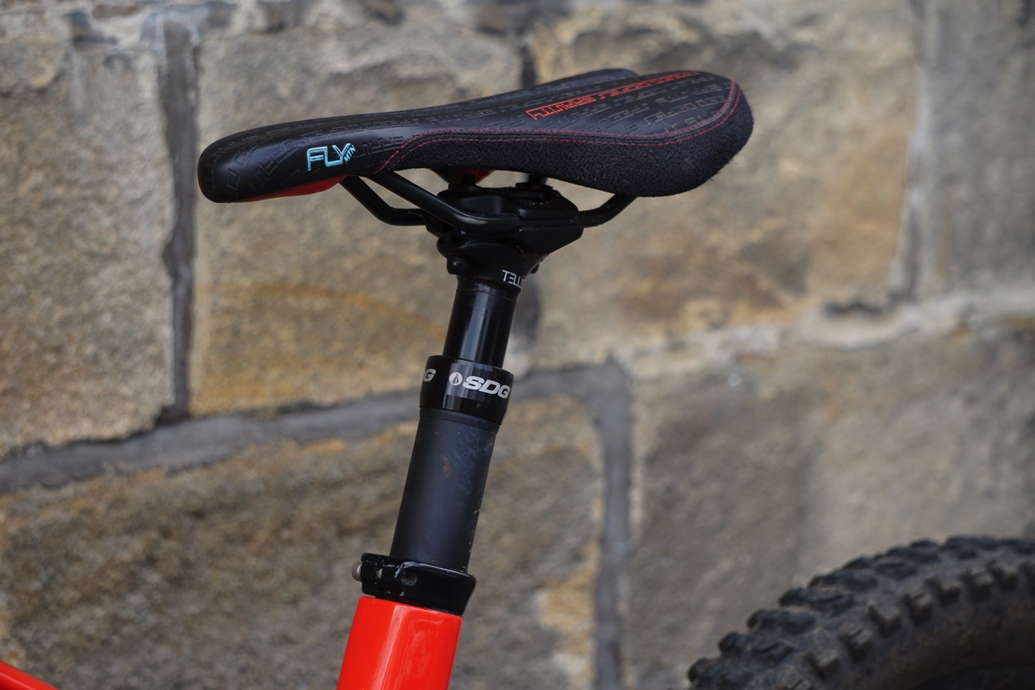 SDG Tellis Dropper Post First Look Review