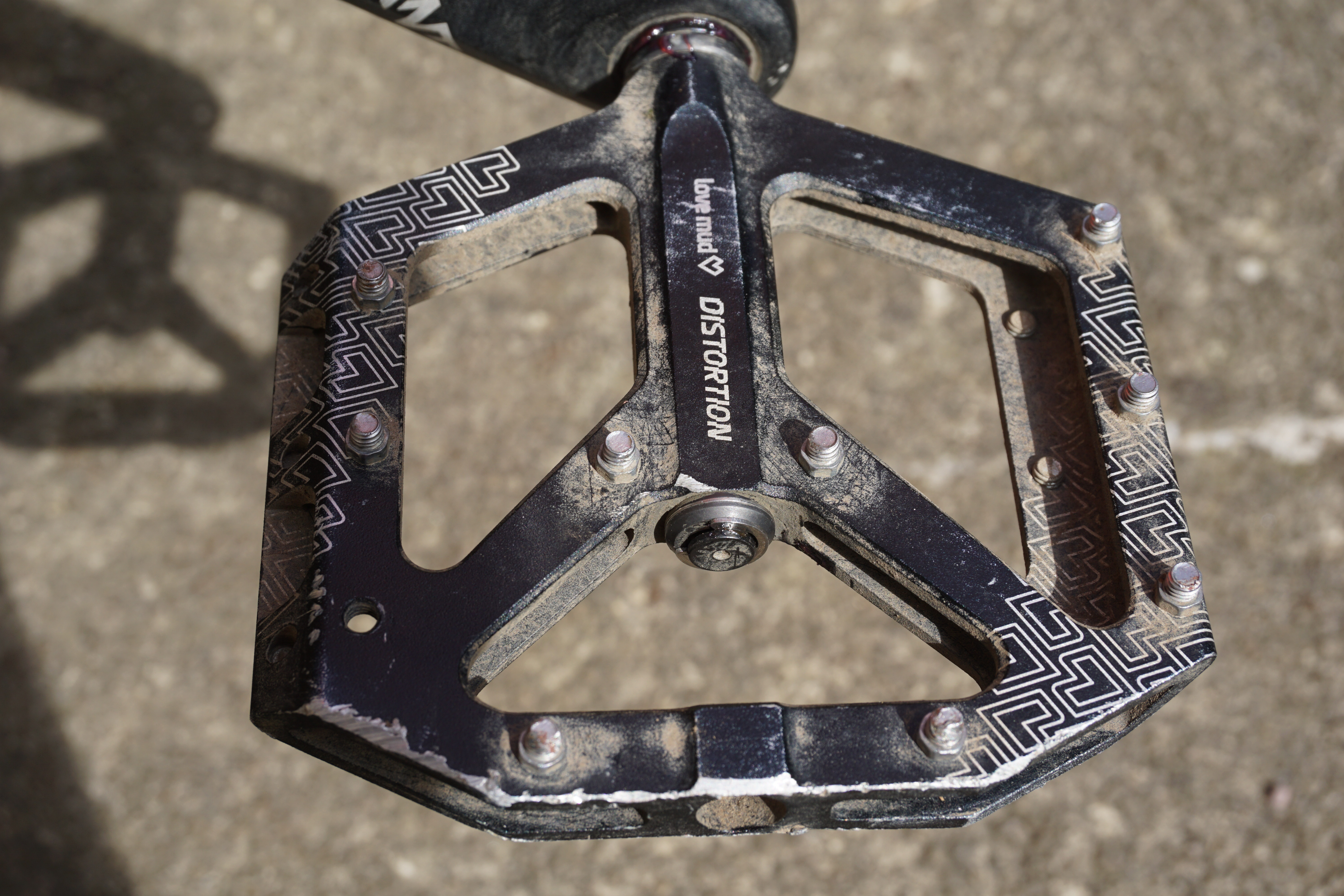 Love Mud Distortion pedals – a mid-price pedal that’s not too budget, not too bling