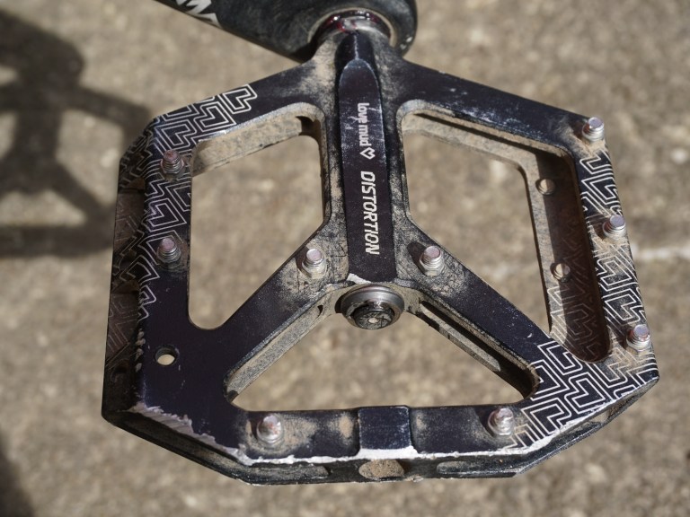 Love Mud Distortion pedals – a mid-price pedal that’s not too budget, not too bling