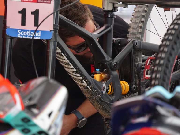 Spied: Miranda Miller’s Prototype Specialized 29er DH Bike