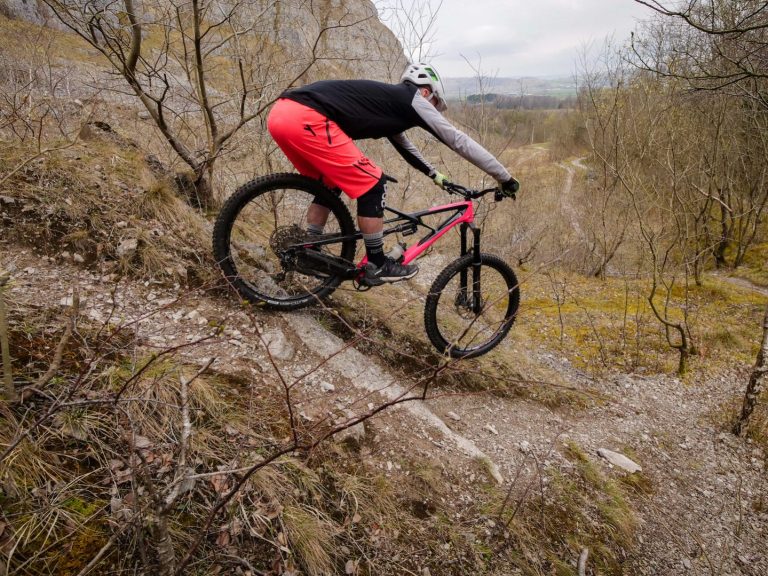 Review: Specialized goes #fullenduro for 2018 with the longer, lower, 170mm travel Enduro Elite 650B