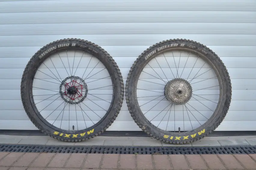 sun ringle duroc 40 plus wheels maxxis tyres 2.8in