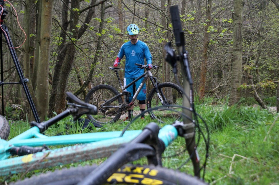 hamsterley forest bike test issue 119 robotbikeco r130 orange stage 4 swarf contour