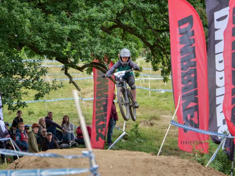 Interview: Amanda Tanfield – When Ladies Do DH