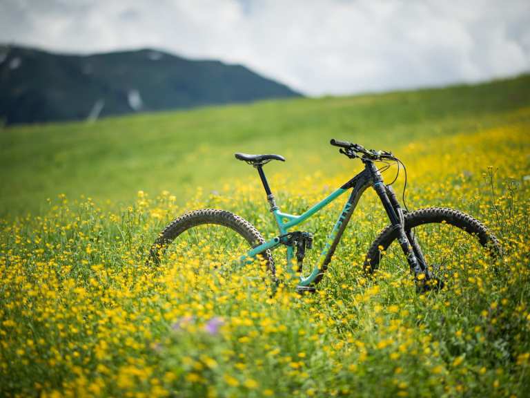 First Ride Review: The 2019 Marin Alpine Trail is a big travel 29er that is tough & simple, but it’s also really good