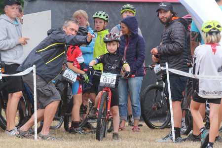 islabikes pivot twentyfour12 kids racing