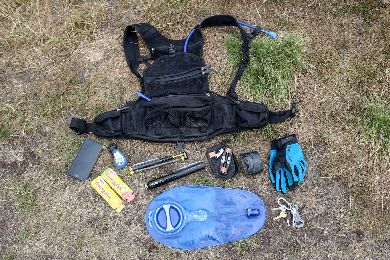 henty enduro backpack bum bag fanny pack hydration bladder gloves keys tools pump 