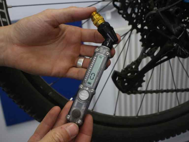 Review: Lezyne’s Digital Check Drive is a new standalone tyre pressure gauge