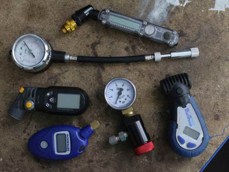 Group Test: 6 Tyre Pressure Gauges Tested & Reviewed