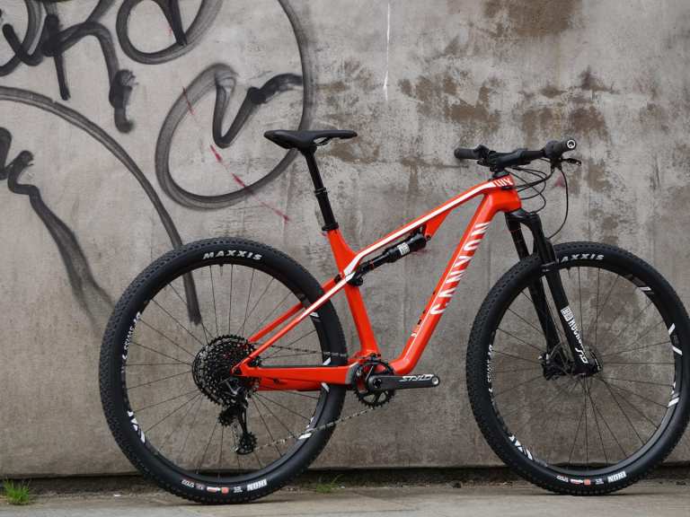 First Look: Canyon Lux CF SL 8.0 Pro Race. The Bike Starsky And Hutch Would Ride