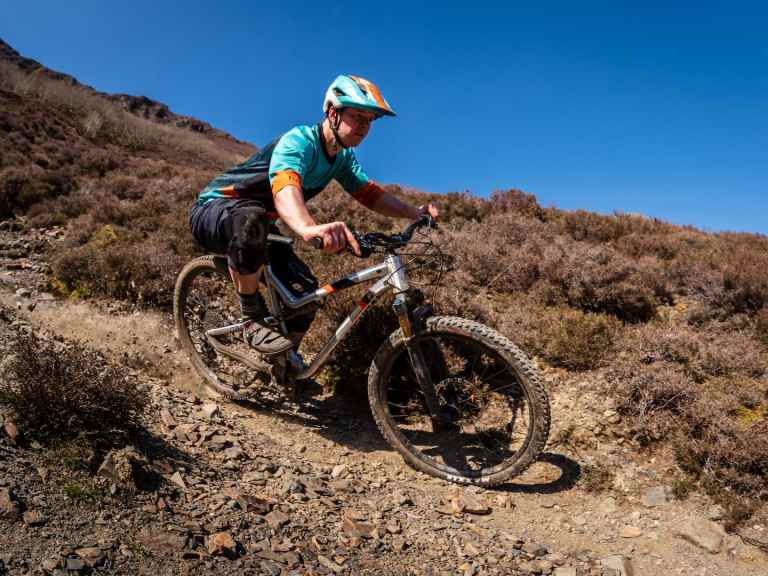 Review: Commencal Meta Trail V4.2 Race 650B: Fun and confidence inspiring