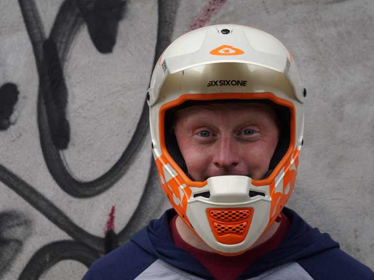 Review: The 661 Reset Helmet Is A Totally Tropical Full Face At A Great Price