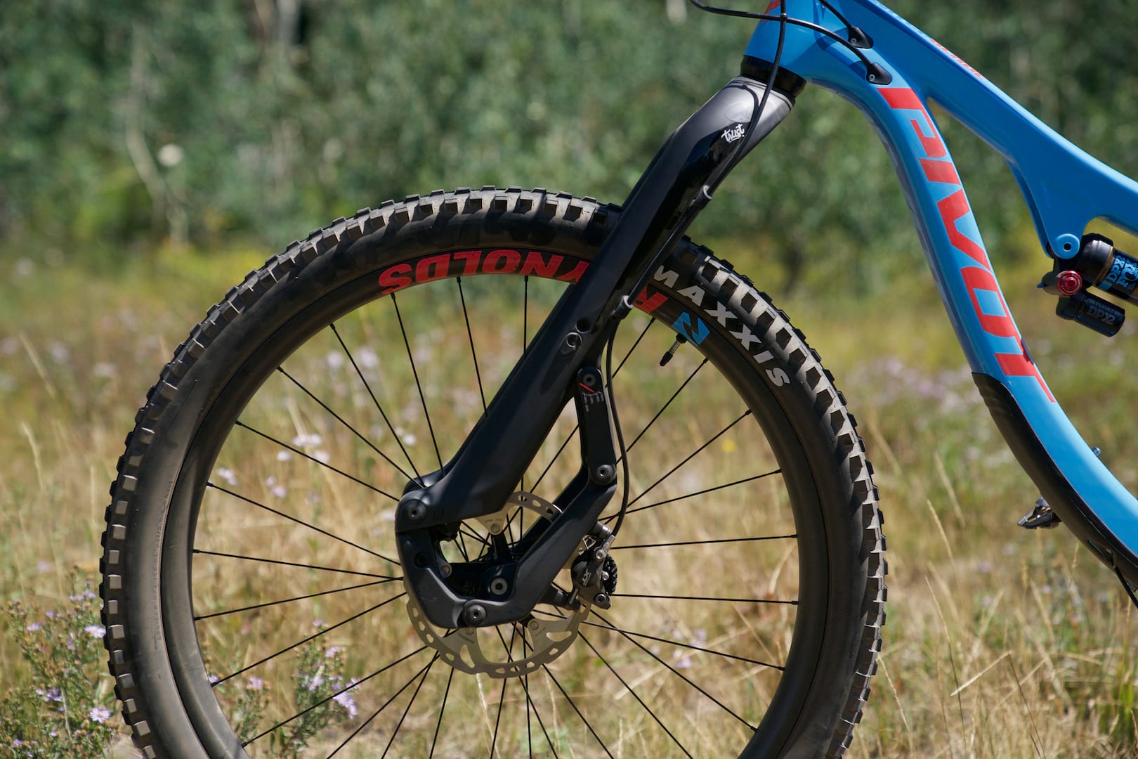 Reinventing Suspension We Ride The New Trust Performance Message Fork Singletrack World Magazine