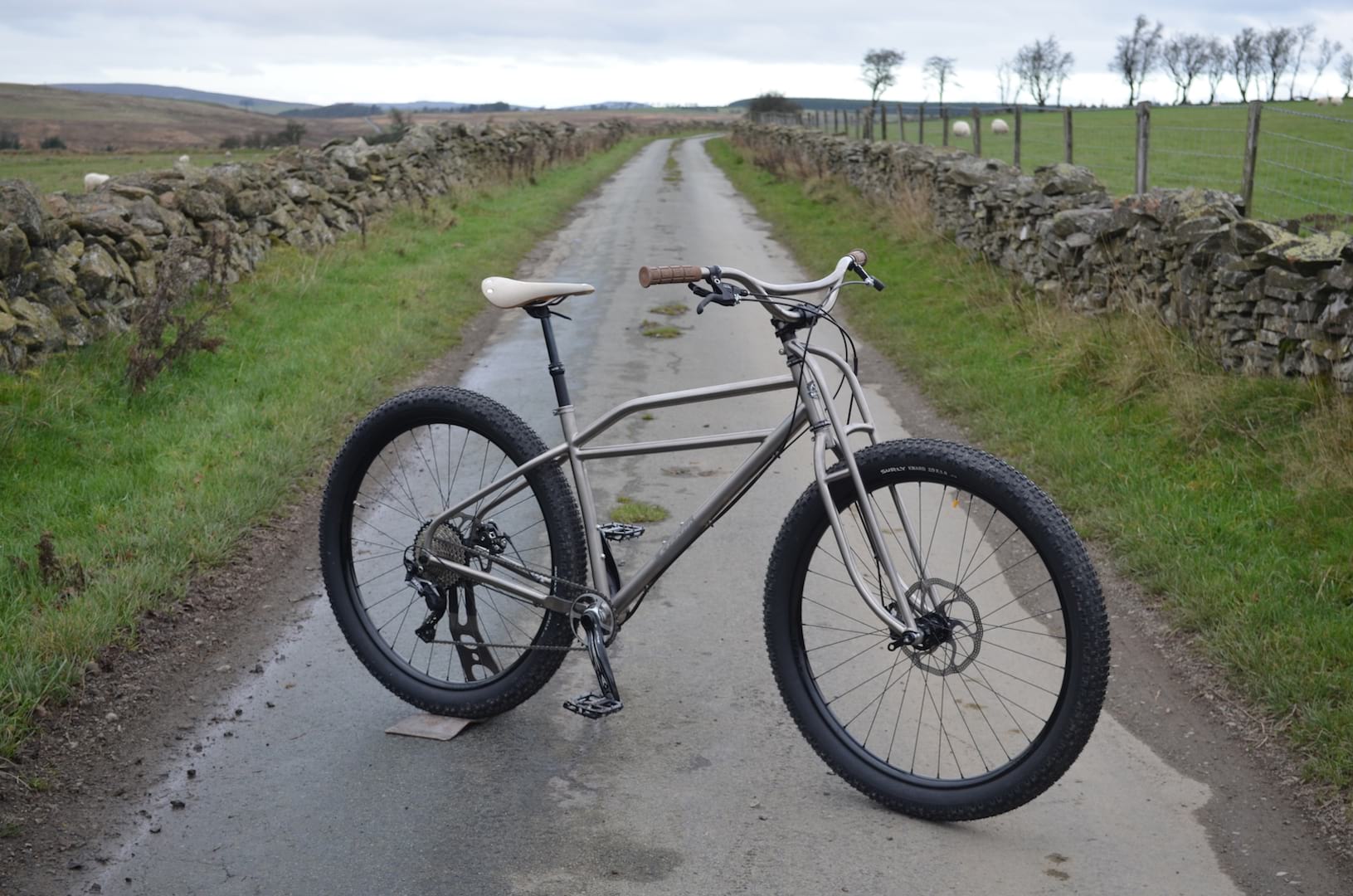 A Klunker From The Future – Stooge Cycles Unloads The Dirtbomb