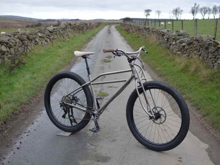 A Klunker From The Future – Stooge Cycles Unloads The Dirtbomb