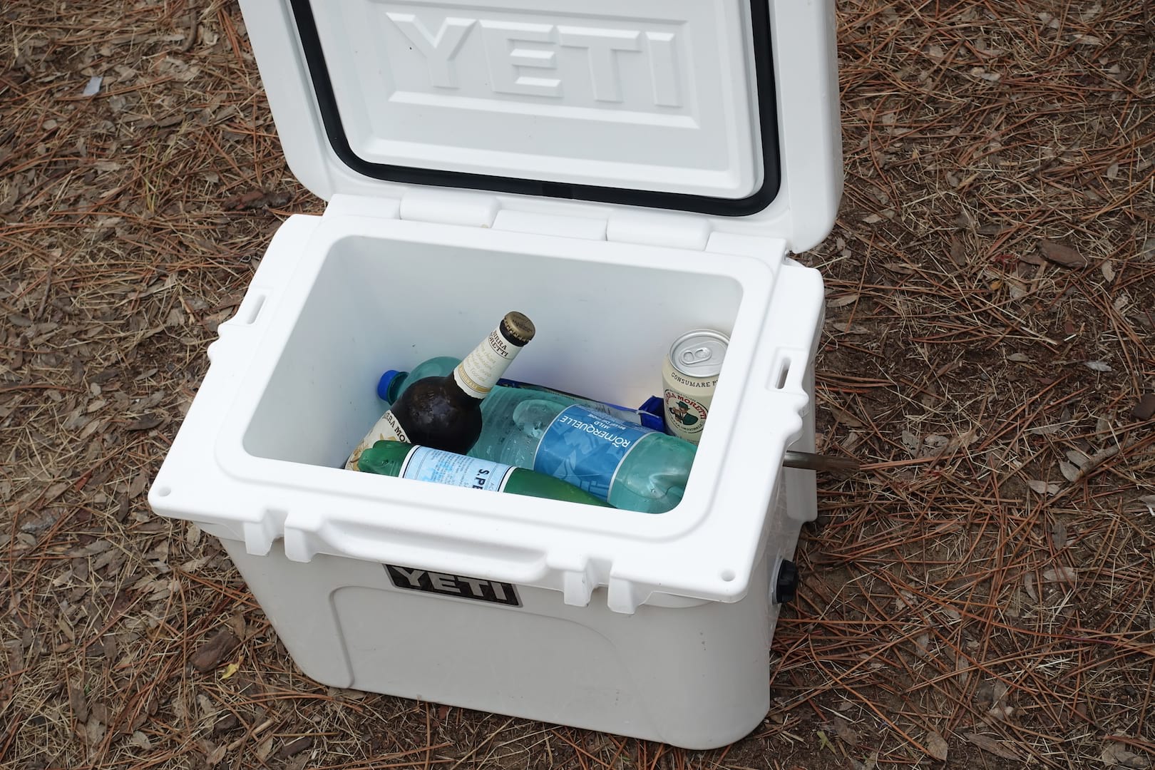 yeti cooler cold beer water
