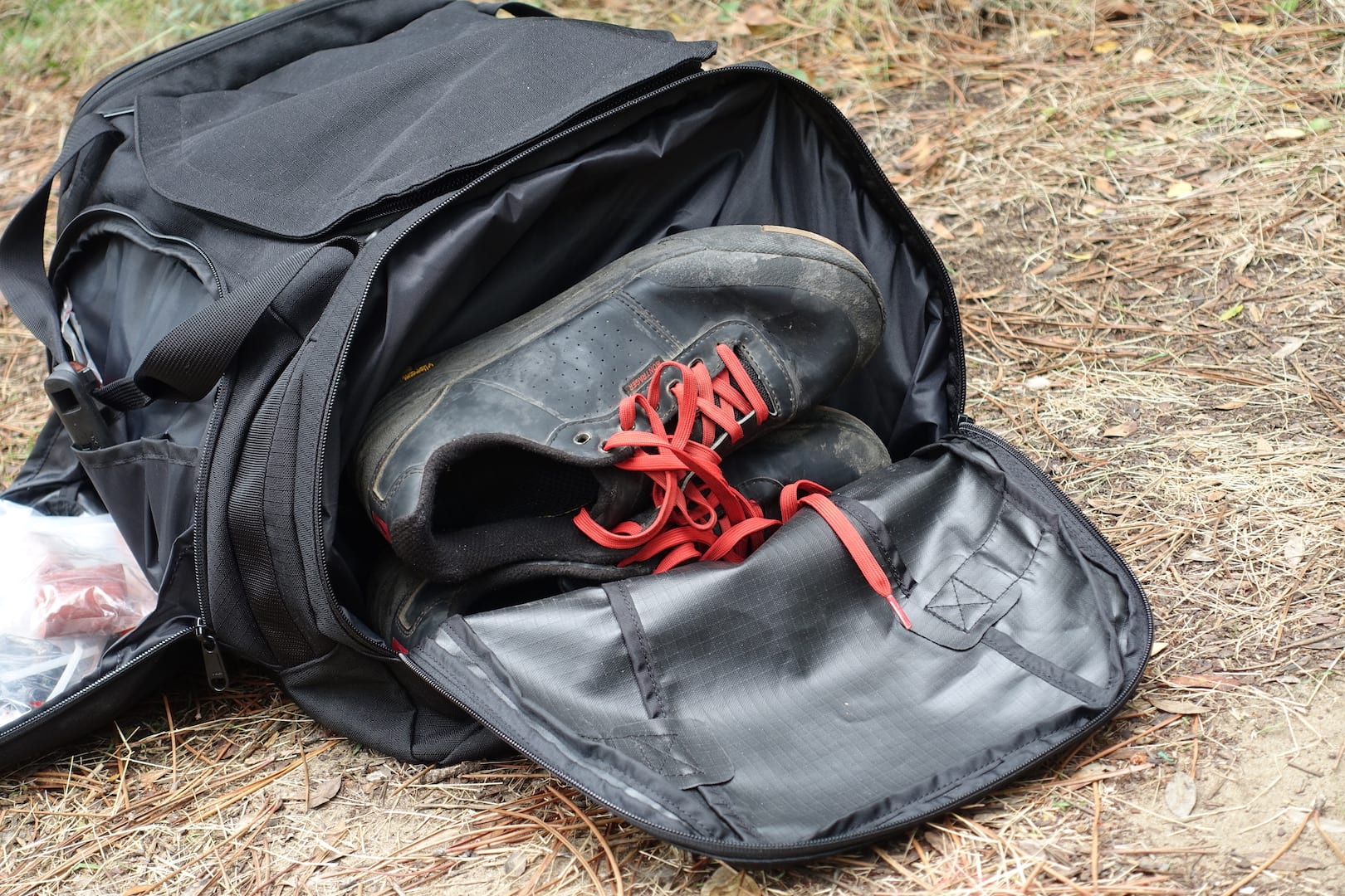 dakine gear bag duffel shoes