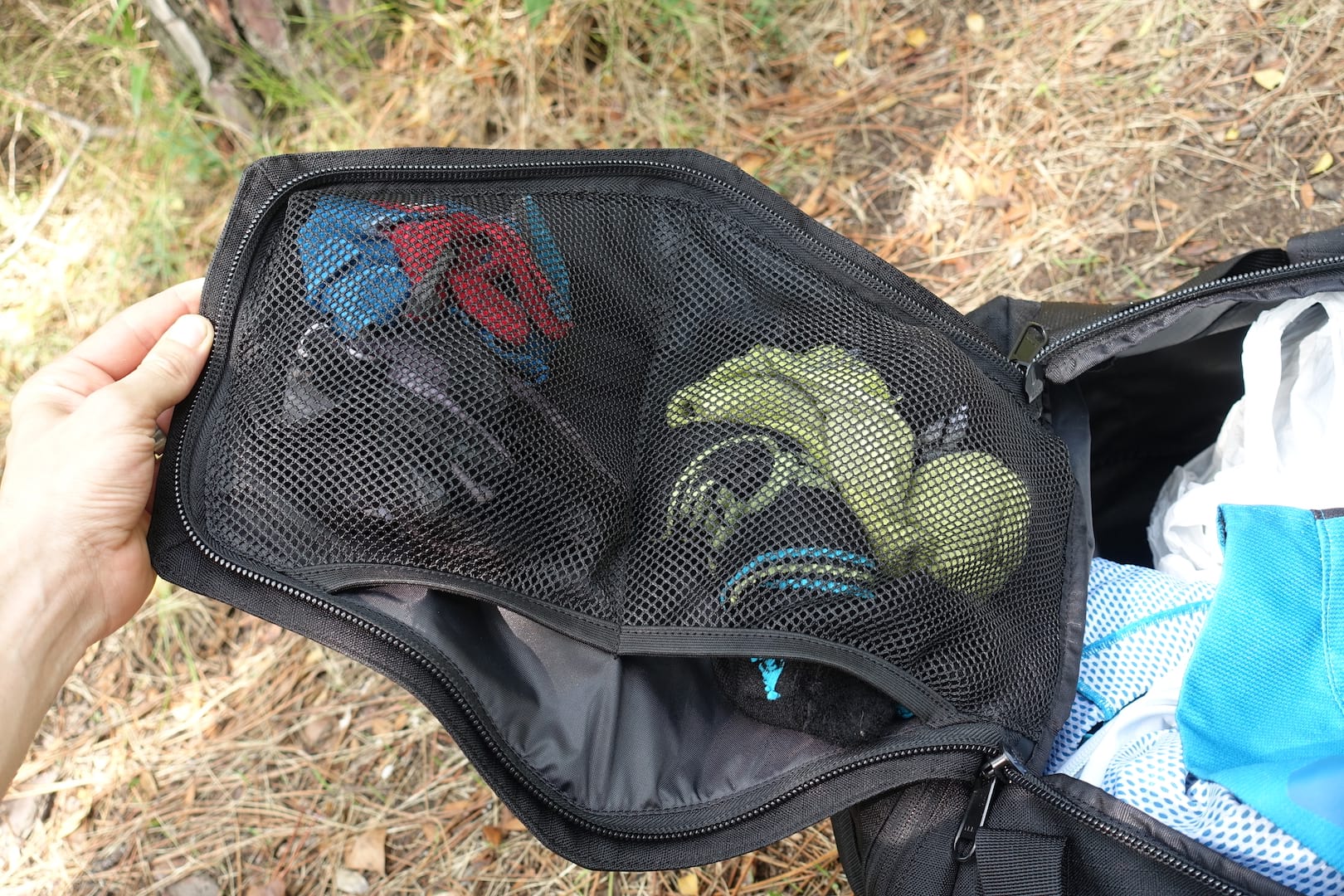 dakine gear bag duffel gloves socks