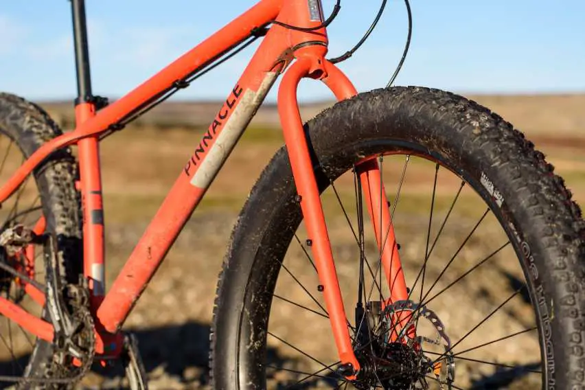 unsprung heroes rigid bike test pinnacle ramin 3