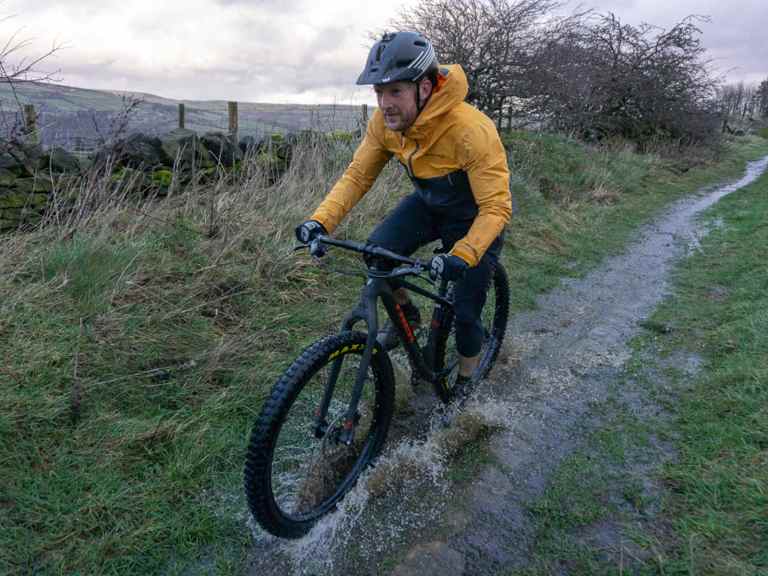 Review | Endura MT500 Waterproof Jacket & Waterproof Shorts
