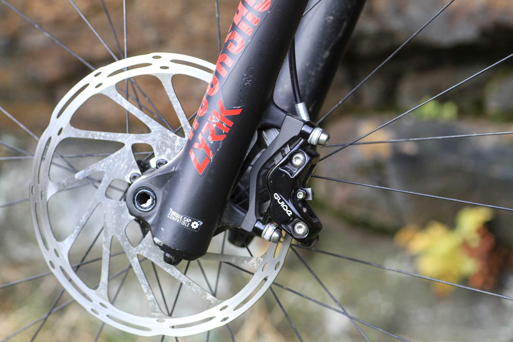Focus SAM 2019 Packshots lyrik rockshox